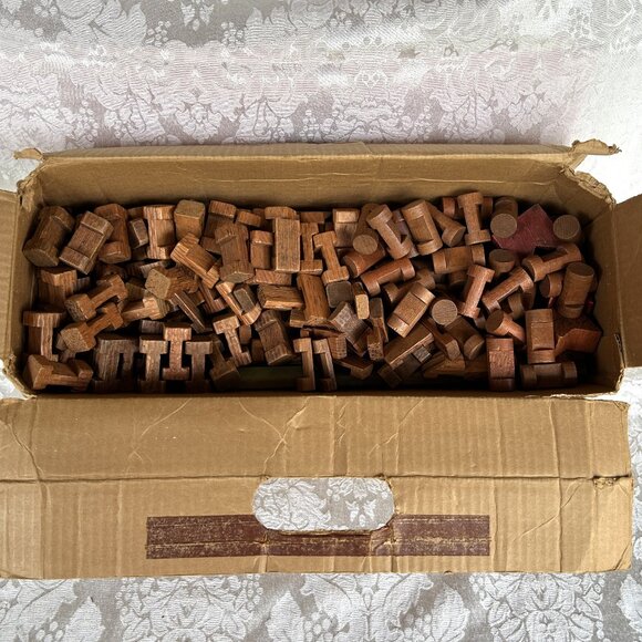 Vintage Licoln Log Toys 230 pc - Picture 1 of 6